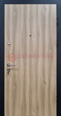Светлая металлическая дверь с МДФ ДМ-340